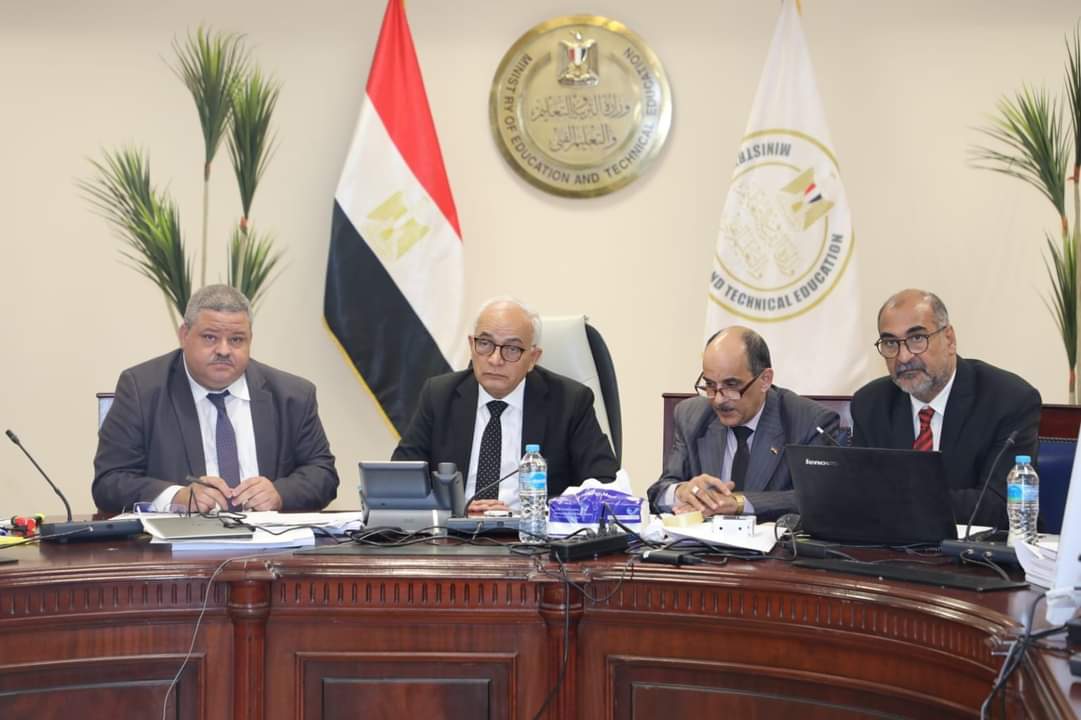 وزير التعليم يتابع سير امتحانات الدبلومات الفنية من غرفة العمليات الرئيسية بالعاصمة الإدارية الجديدة