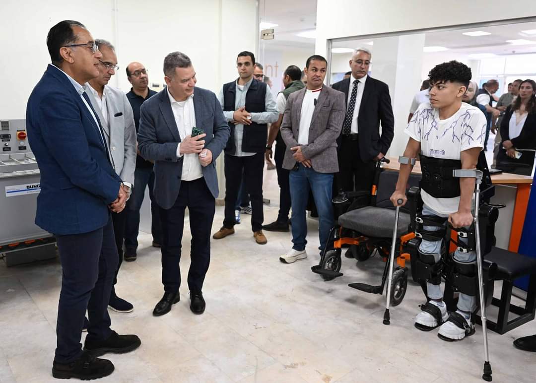 رئيس الوزراء يتفقد مجمع "إبداع الإلكترونيات"..بالمنطقة التكنولوجية ببرج العرب الجديدة