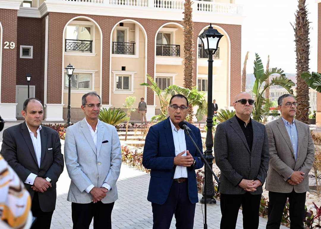 مدبولى : الزراعة والصناعة والاتصالات وتكنولوجيا المعلومات والسياحة.. قاطرة التنمية