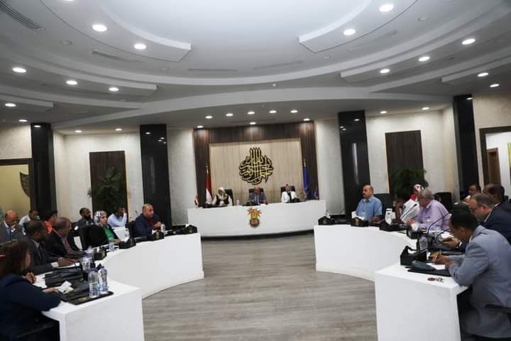 محافظ أسوان:استعدادات مكثفة لتطبيق منظومة التأمين الصحى الشامل 