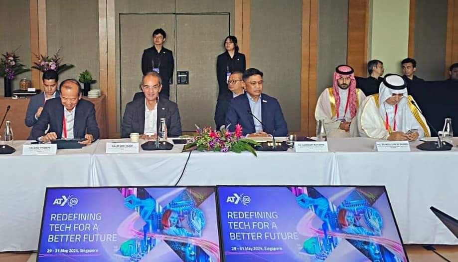 تعزيز التعاون مع سنغافورة فى الذكاء الاصطناعى والتعهيد والابتكار التكنولوجى ودعم الشركات التكنولوجية الناشئة