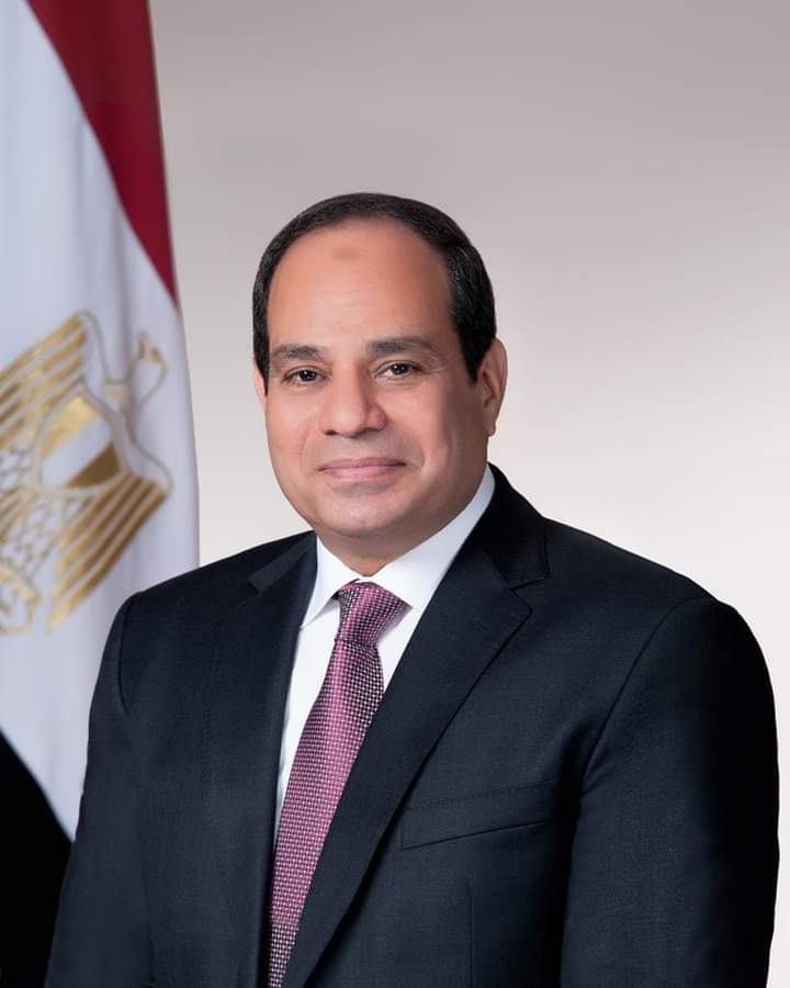 احتفالات عيد العمال تبدأ بآيات من القرآن الكريم