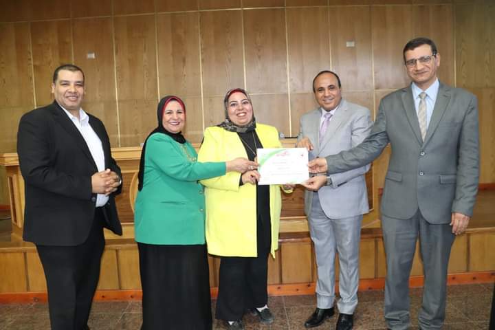 مؤتمر البيئة الدولى بجامعة سوهاج يوصي بتخصيص منطقة خضراء لأنشطة المستثمر 