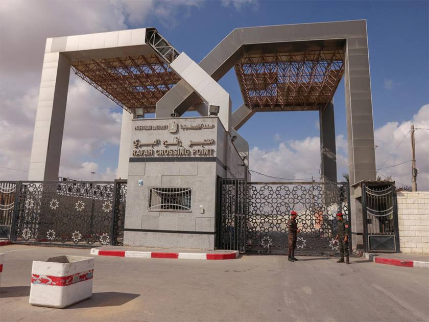 الاحتلال الإسرائيلي يواصل إغلاق معبري رفح وكرم أبو سالم .. وسط تحذيرات من كارثة إنسانية
