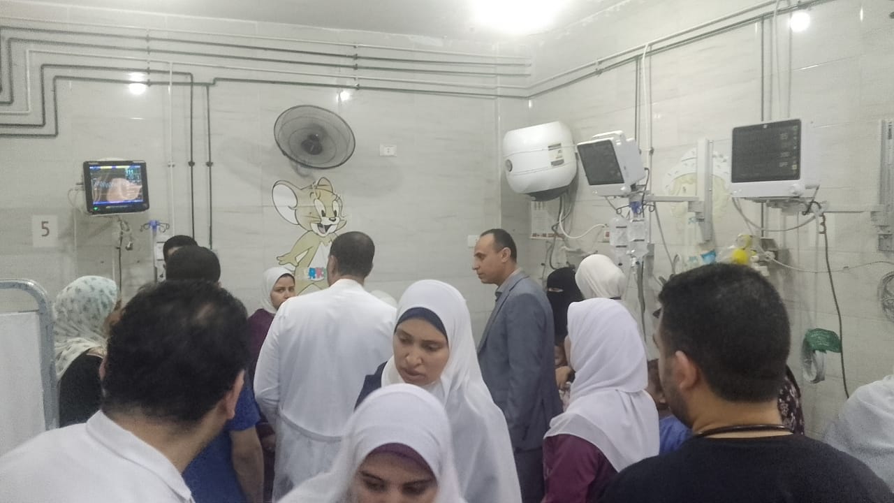 بالأسماء.. إصابة 12 طفلا بحادث إنقلاب سيارة حضانة بترعة في البحيرة
