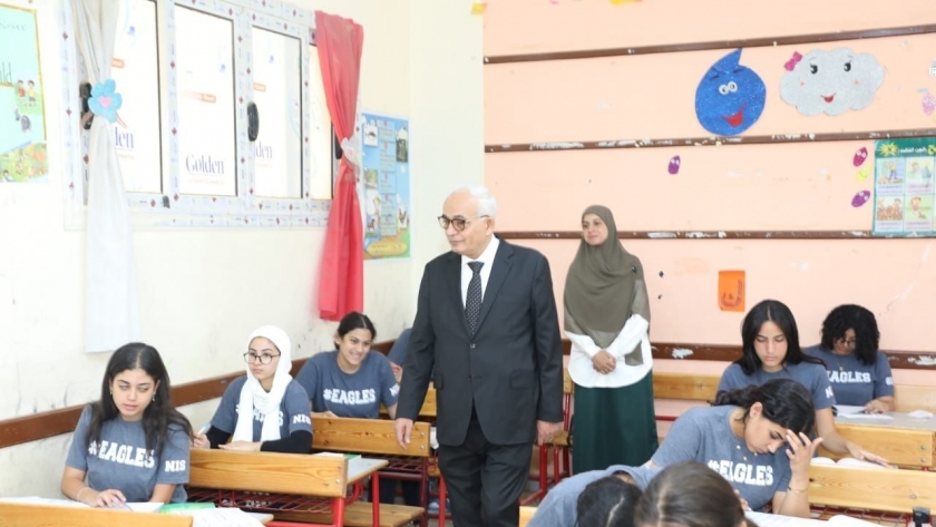 تعرف علي عدد أسئلة امتحان الفيزياء للصف الثالث الثانوي 2024-2025