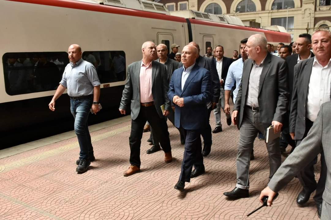 وزير النقل يتفقد محطة مصر بالإسكندرية للاطمئنان على الاستعدادات لعيد الأضحى المبارك