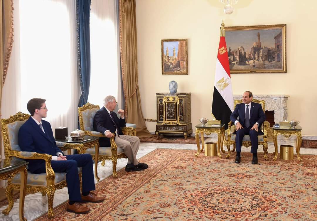 الرئيس يحذر من خطورة استمرار العمليات العسكرية الإسرائيلية فى رفح الفلسطينية