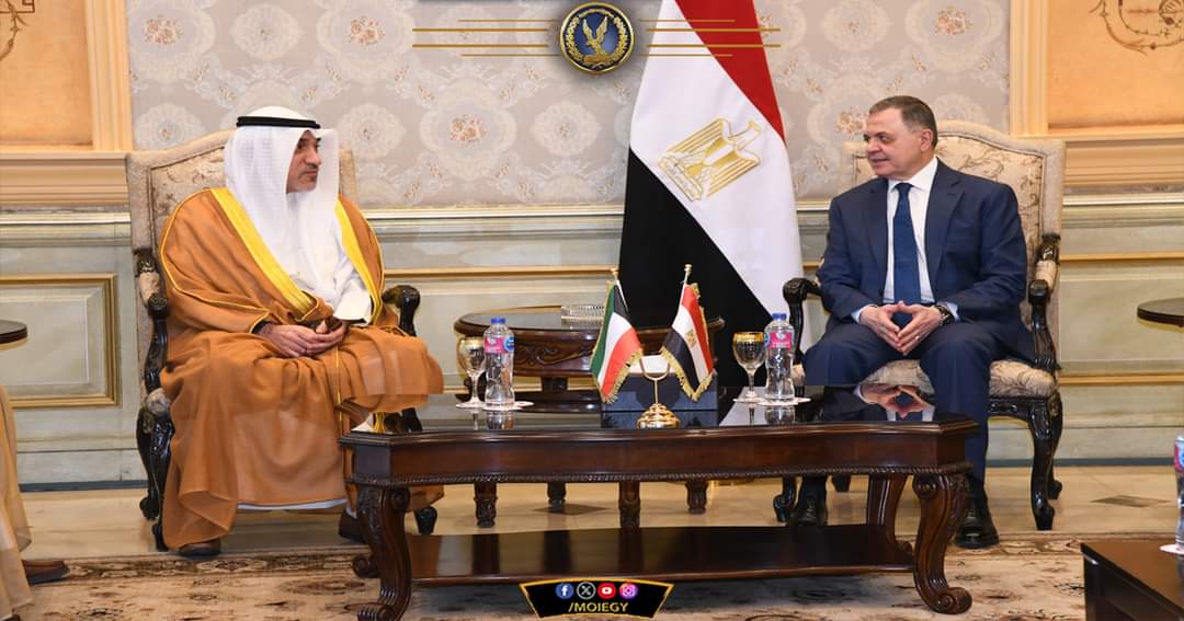 وزير الداخلية يبحث التعاون المشترك مع النائب الأول لرئيس مجلس الوزراء وزير الدفاع والداخلية الكويتى