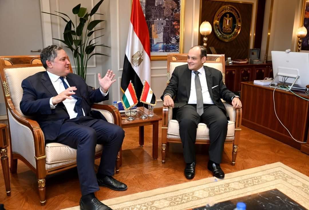 وزير التجارة يبحث مع وزير الإقتصاد الوطنى المجرى سبل تنمية العلاقات بين البلدين