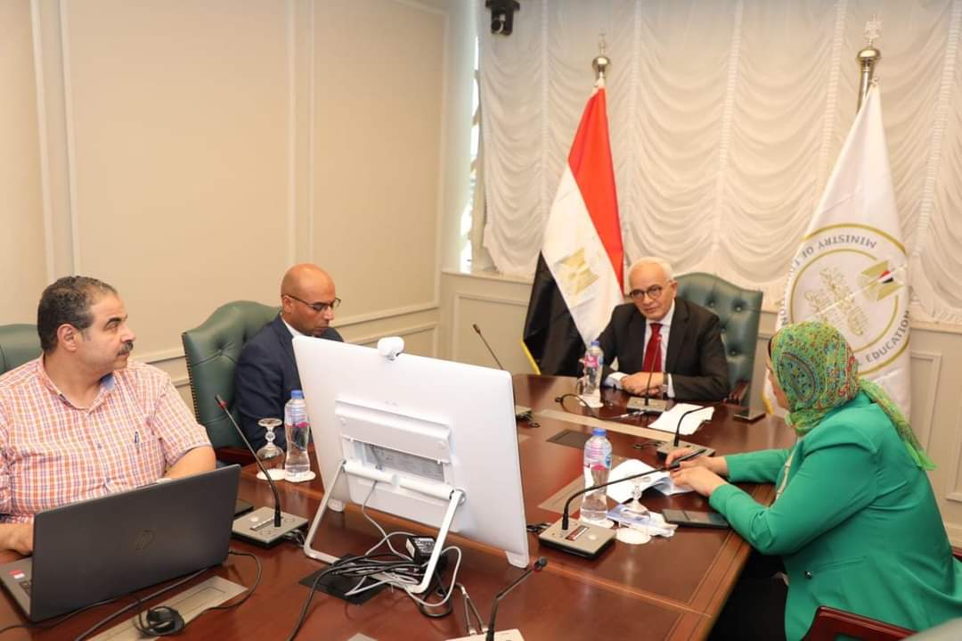 وزير التعليم يعقد اجتماعًا مع مديرى المديريات للوقوف على الاستعدادات والإجراءات النهائية لامتحانات الثانوية