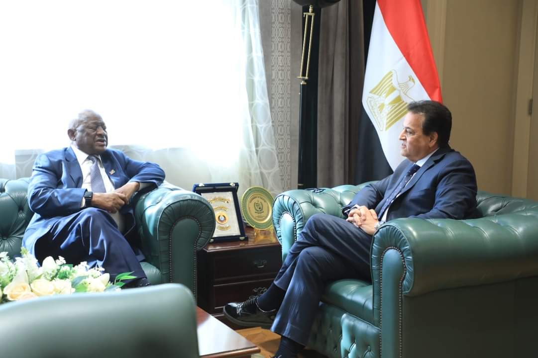 تبادل الكوادر الطبية لسد العجز والاحتياج من أطباء الأسنان والصيادلة وأطقم التمريض بناميبيا
