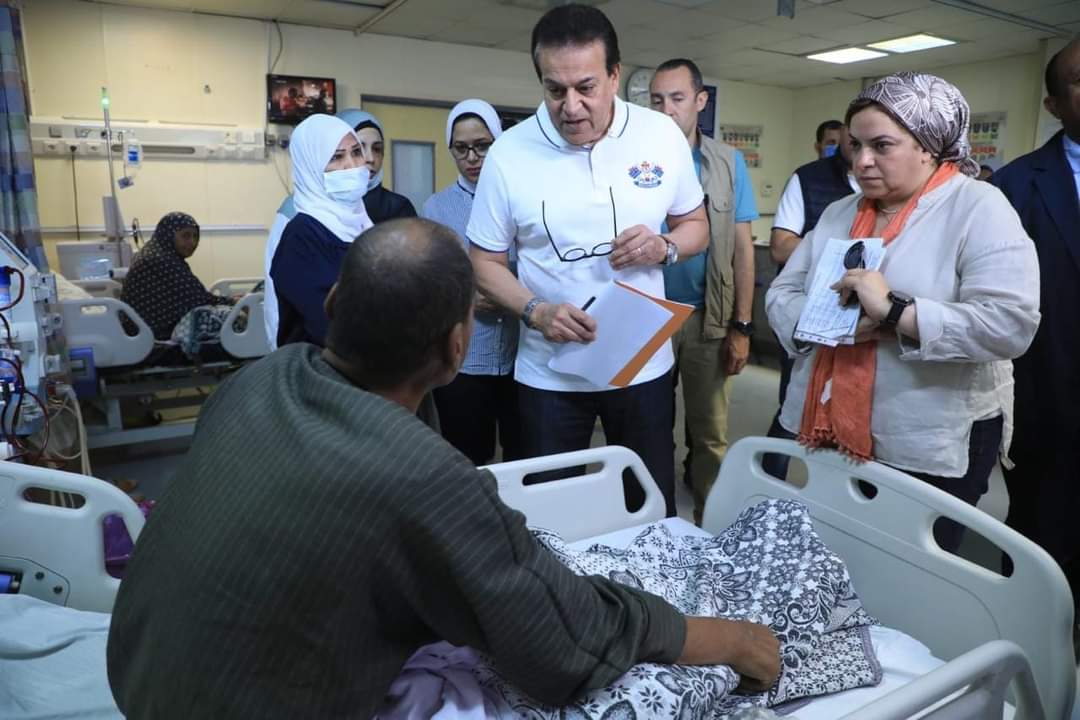 وزير الصحة يتفقد مستشفى وادى النطرون التخصصى بالبحيرة