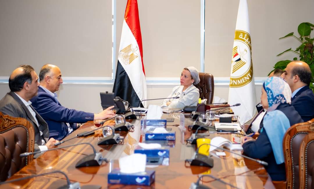 وزيرة البيئة: تشجيع الاستثمار فى مصانع تدوير المخلفات لضمان معالجة كامل المخلفات