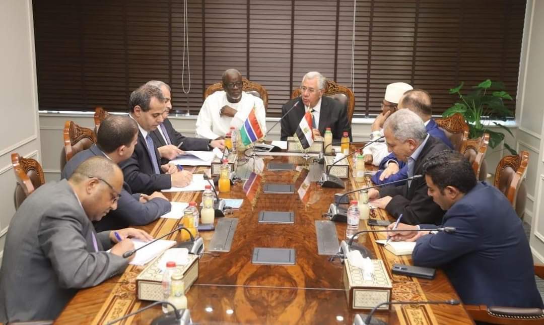 "القصير" يبحث مع وزير الموارد المائية الجامبى تعزيز التعاون فى الاستزراع السمكى