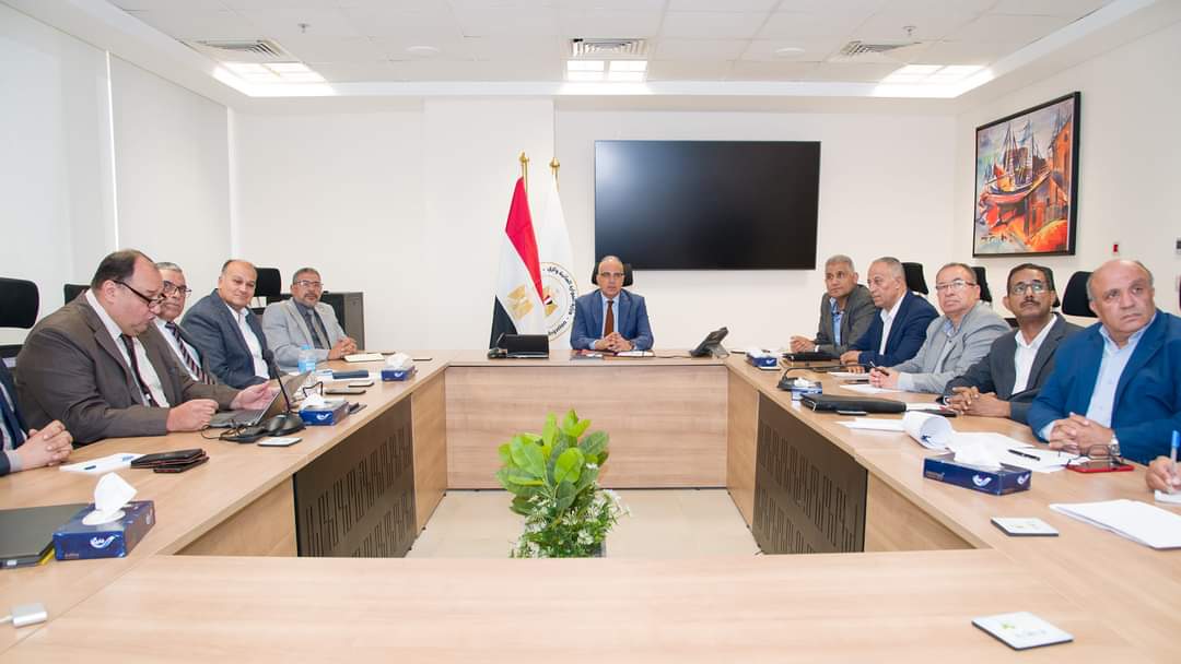 إستراتيجية وخطة تنفيذية للتحول للرى الحديث فى البساتين ومزارع قصب السكر بالصعيد