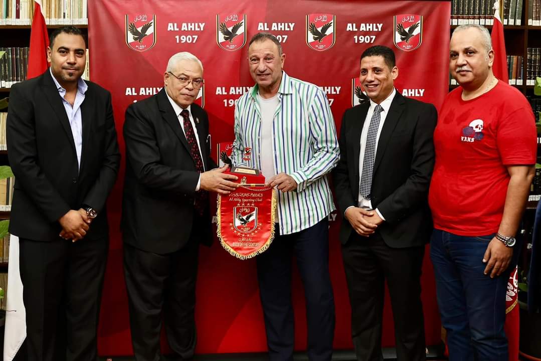 الخطيب يستقبل وفد نادى النصر الرياضى 