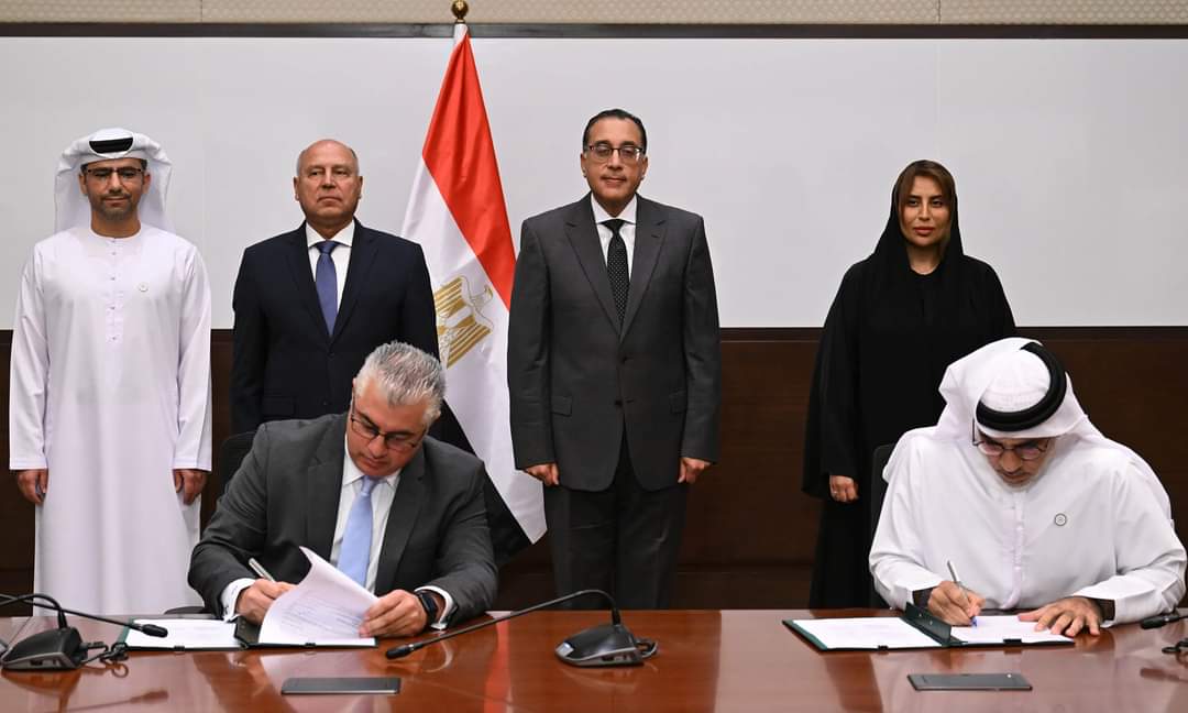 تطوير وإدارة وتشغيل وتسويق وصيانة محطات السفن السياحية فى موانئ سفاجا والغردقة وشرم الشيخ