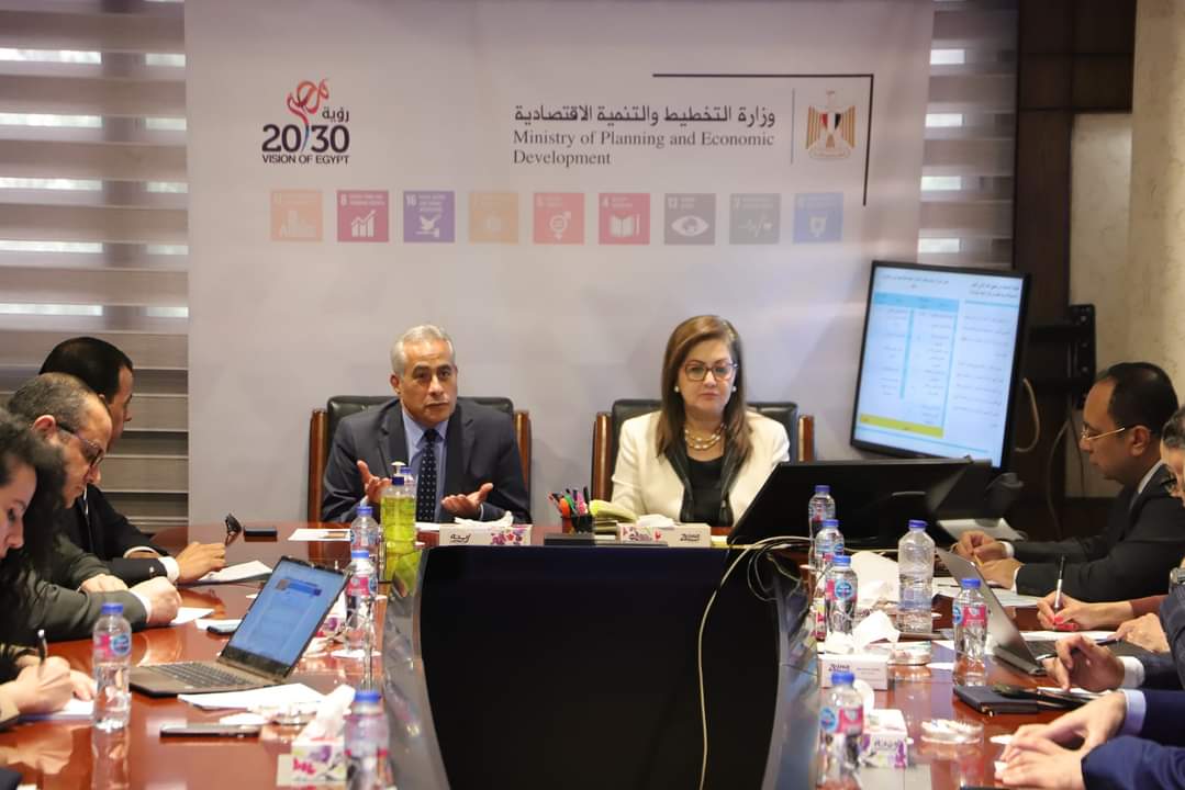 وزيرة التخطيط تبحث مع وزير العمل الملفات المشتركة وآليات تطبيق الحد الأدنى للأجور 