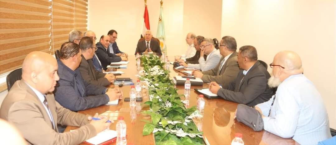 وزير الزراعة : تكليف المراكز البحثية بإجراء المزيد من الدراسات والأبحاث حول بعض المحاصيل غير التقليدية