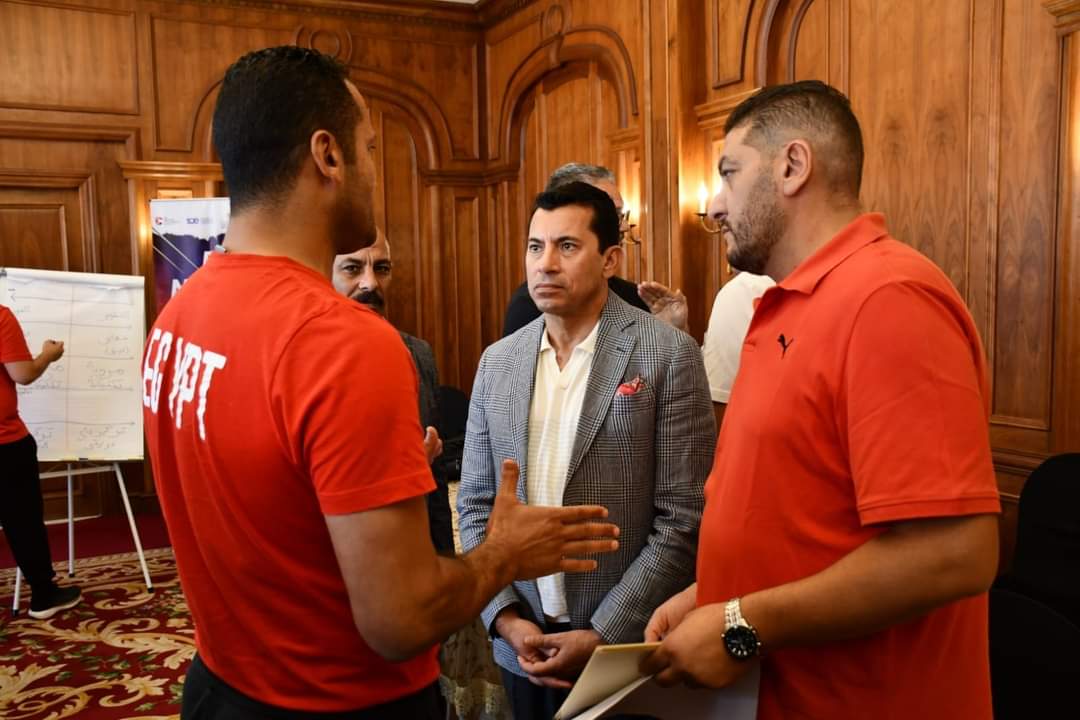 وزير الرياضة يشهد المرحلة التمهيدية من المشروع القومى لصقل مدربى المنتخبات الوطنية
