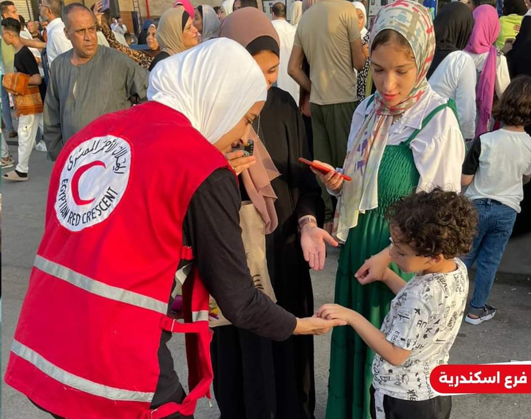 التضامن : توزيع الهدايا والألعاب على الأطفال الفلسطينيين