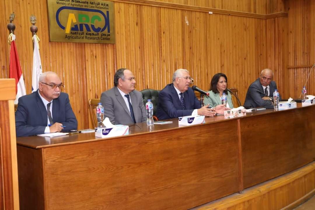 القصير يدشن مبادرة مركز البحوث الزراعية لتفعيل دور المراكز الإرشادية فى 9 محافظات