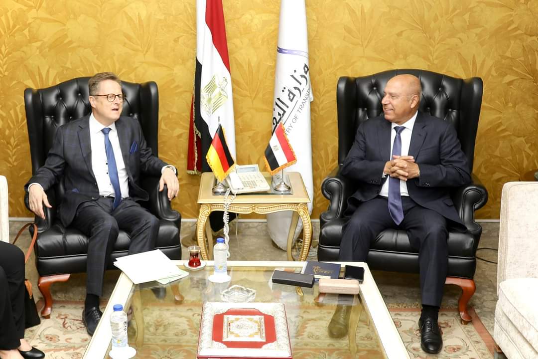 الوزير يبحث مع السفير الألمانى تعزيز التعاون المشترك فى مجالات النقل المختلفة