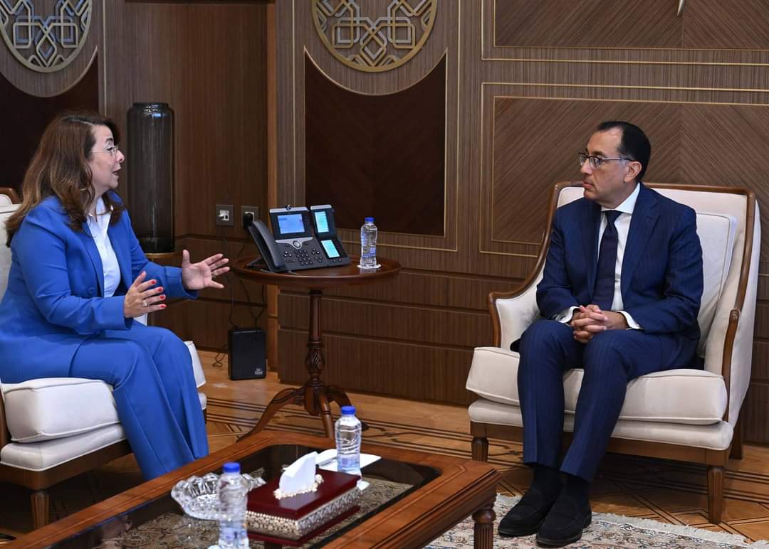 رئيس الوزراء يبحث مع "غادة والى" التعاون المشترك فى مكافحة الإدمان والهجرة غير الشرعية