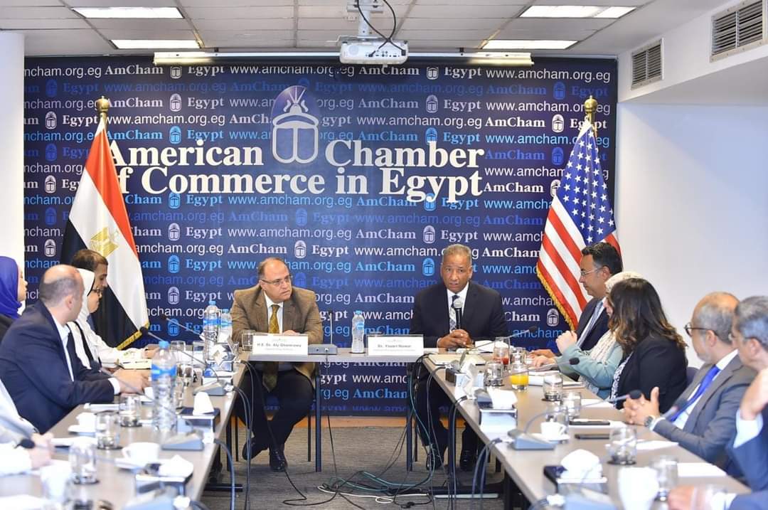 رئيس هيئة الدواء يجتمع مع غرفة التجارة الأمريكية بحضور ممثلين عن شركات الصناعة الوطنية والدولية 