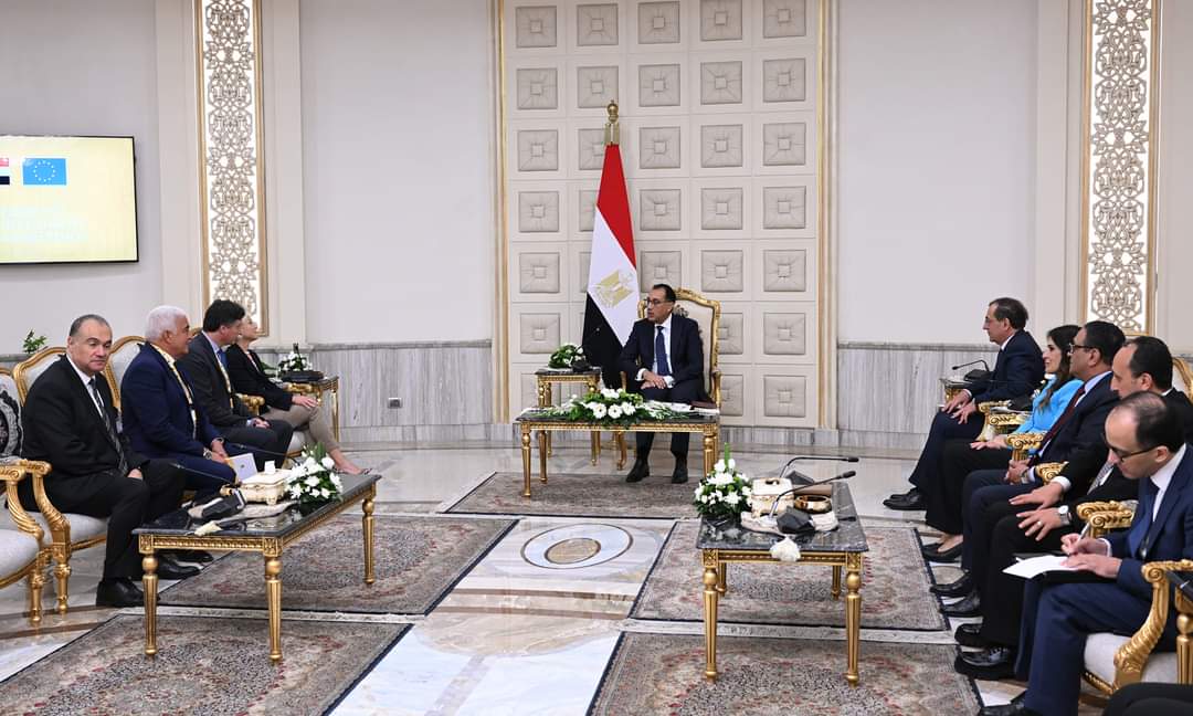 رئيس الوزراء يلتقى رئيسة منطقة شمال أفريقيا والمشرق العربى بشركة إينى الإيطالية