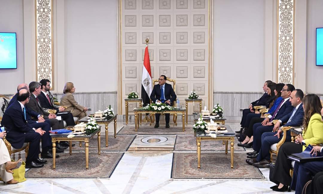 رئيس الوزراء يلتقى نائبة رئيس بنك الاستثمار الأوروبى..ويثمن العلاقات الإستراتيجية