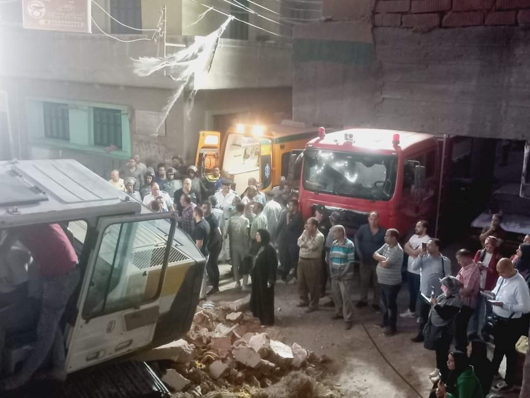 وفاة 5وإصابة 4 أشخاص فى انهيار منزل ميت غمر 