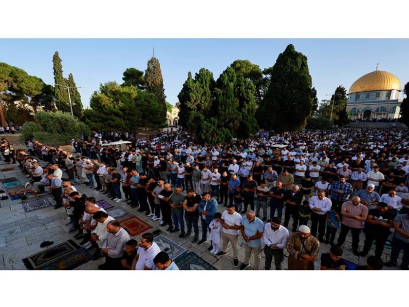 40 ألف مصل .. يؤدون صلاة العيد في المسجد الأقصى