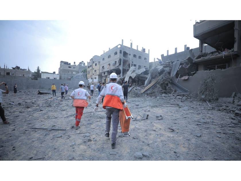الهلال الأحمر الفلسطيني: ارتفاع عدد ضحايا الطواقم الطبية في غزة .. إلى 33 شهيدا