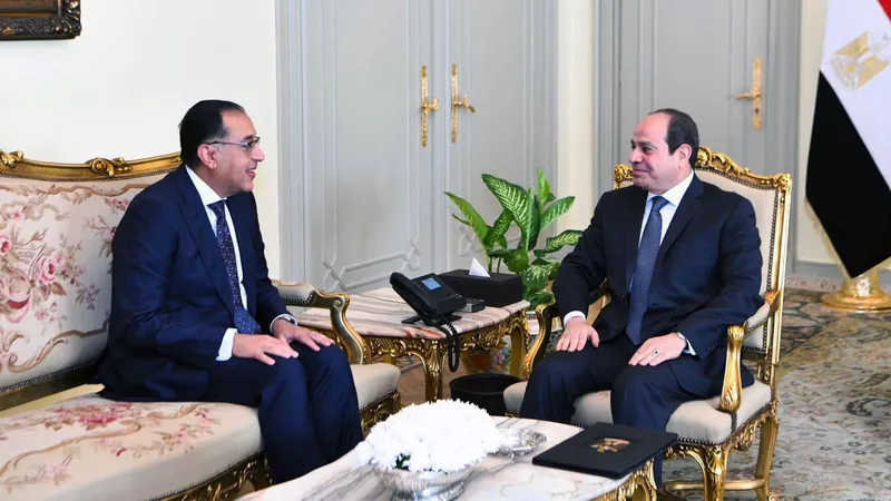 الحكومة الجديدة تؤدى اليمين الدستورية أمام الرئيس السيسى .. بعد قليل