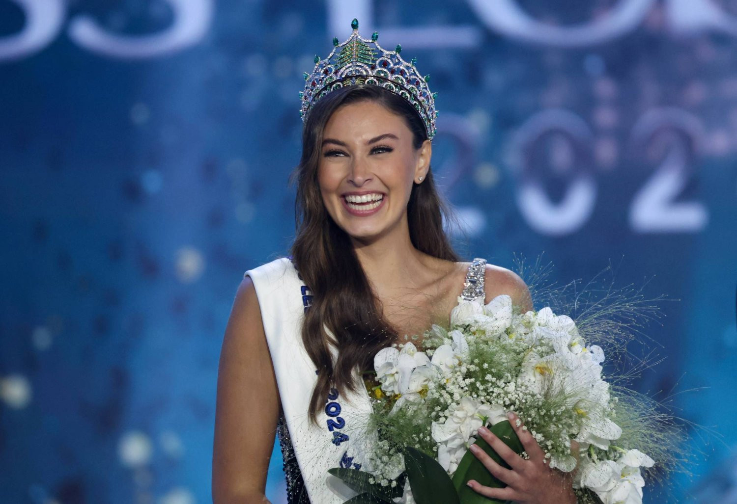 ماذا تعرف عن ندى كوسا .. ملكة جمال لبنان ؟