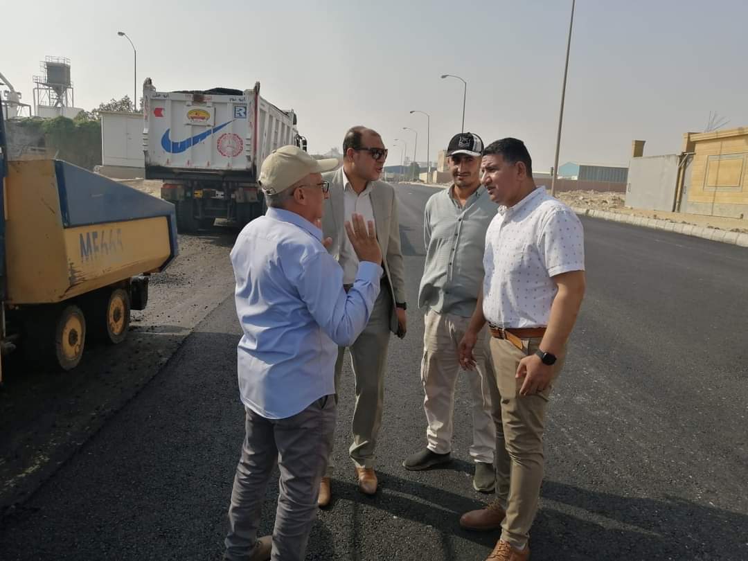 تكثيف أعمال الطرق والمرافق بالمناطق الصناعية بمدن العاشر من رمضان وبنى سويف الجديدة و15 مايو