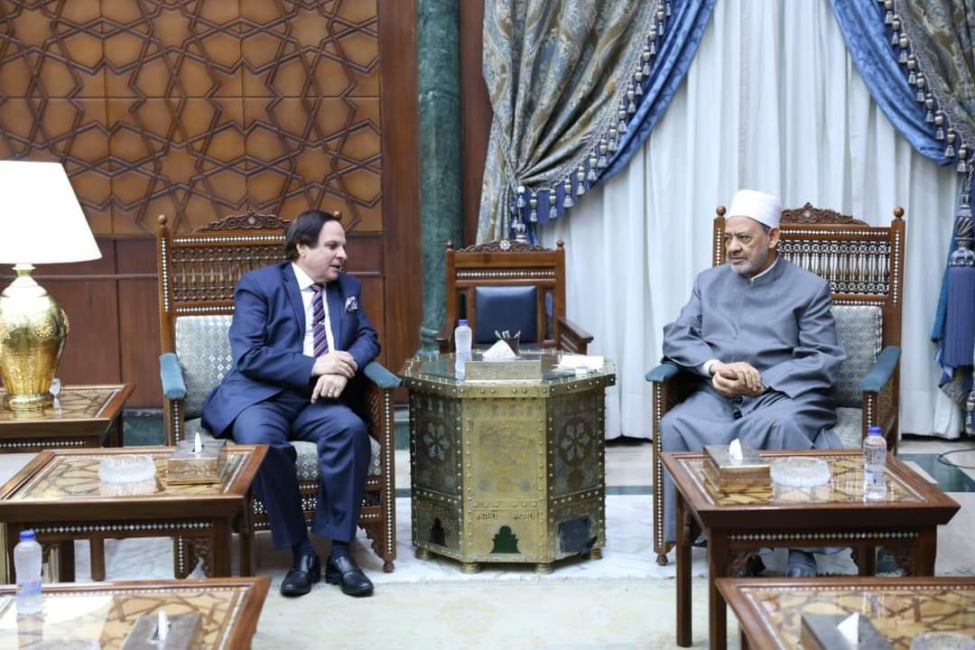 أمين الجامعات الإسلامية يثمن جهود الإمام الأكبر لنصرة الشعب الفلسطينى 