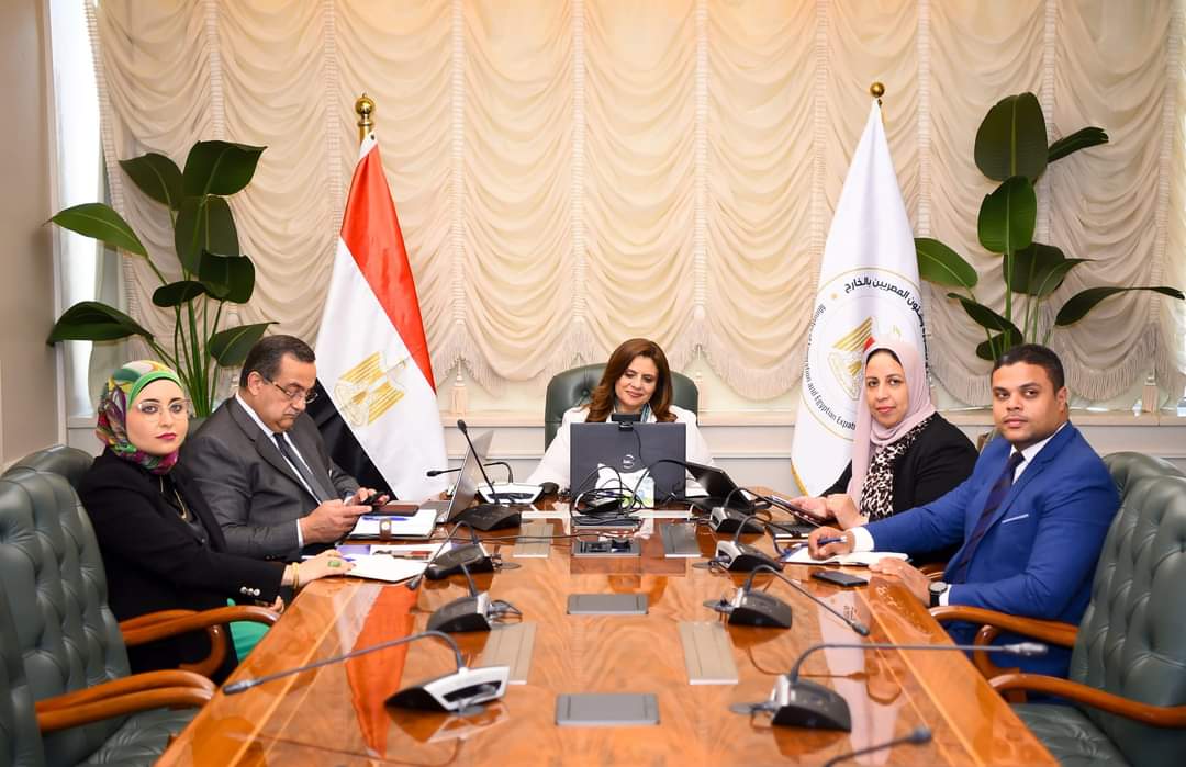 وزيرة الهجرة تلتقى الطبيب المصرى بالصين ونائب رئيس الكونجرس الأسيوى لجراحات المخ والأعصاب ACNS
