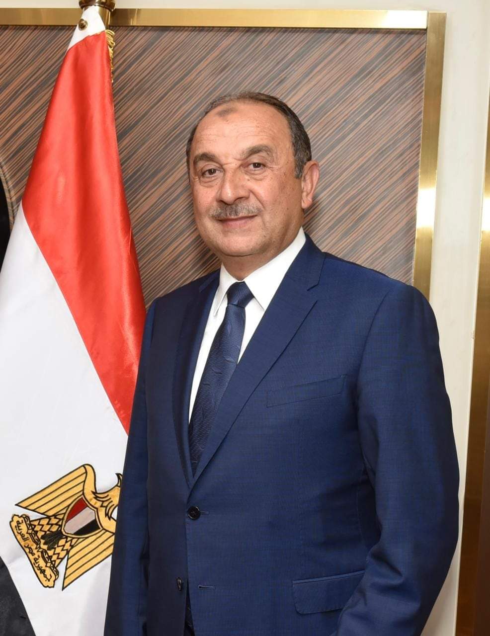 "شيمى" وزير قطاع الأعمال العام.. 36 عاما من الخبرات المهنية