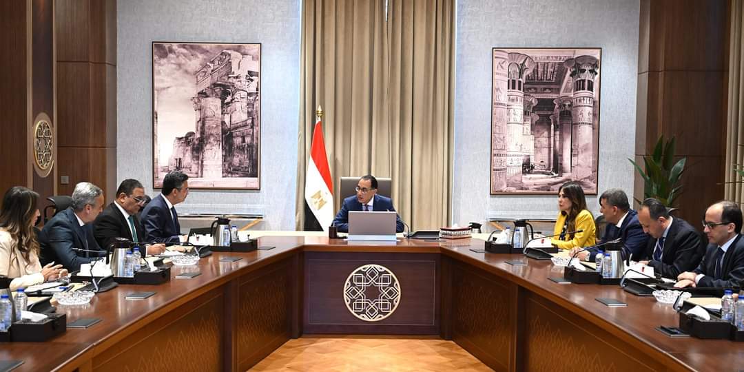 رئيس الوزراء يتابع جهود توافر السلع وضبط الأسواق