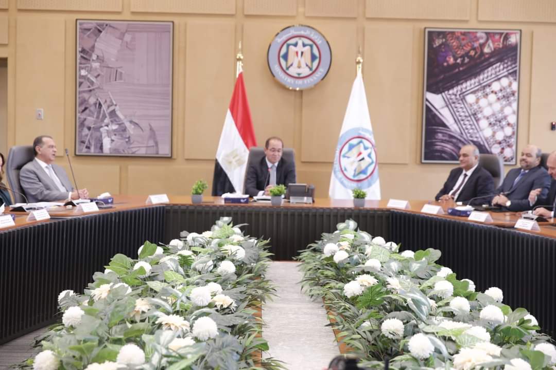 أحمد كجوك وزير المالية الجديد.. يلتقى القيادات  