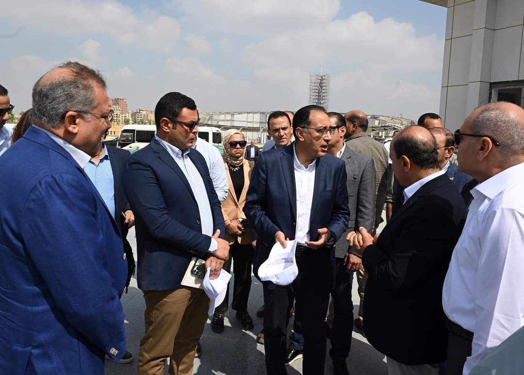 رئيس الوزراء يتفقد عددا من مشروعات القاهرة التاريخية