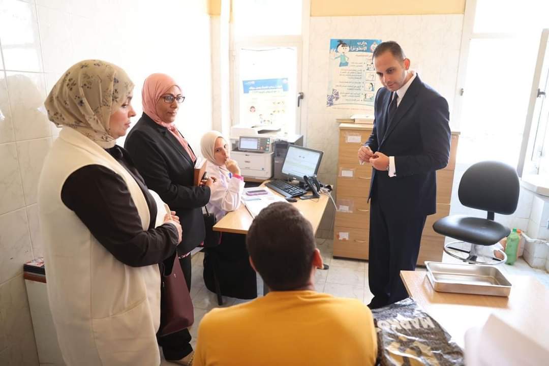 نائب وزير الصحة يتفقد مركز صحة الأسرة بالحى الثالث بمنطقة بدر الطبية