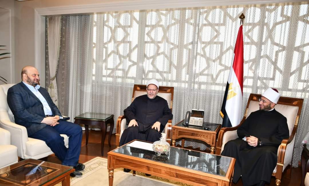 وزير الأوقاف يستقبل مفتى الجمهورية ونقيب الأشراف