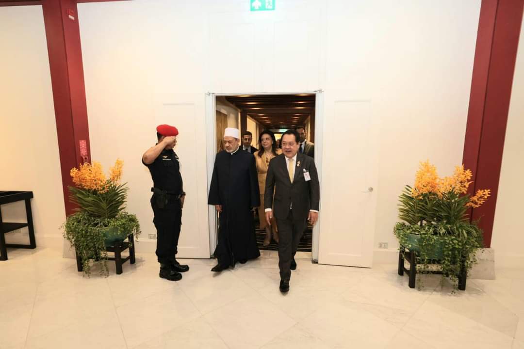 ثالث محطات جولة فضيلة الإمام الأكبر بجنوب شرق آسيا..شيخ الأزهر يغادر تايلاند متوجهًا إلى إندونيسيا