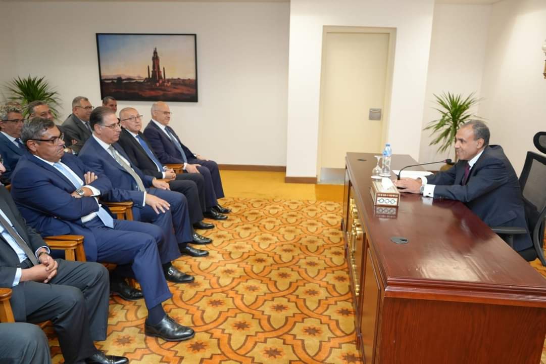 وزير الخارجية يلتقى للقيادات ومديرى الإدارات : شئون المواطنين فى الخارج وملف الهجرة أولوية قصوى