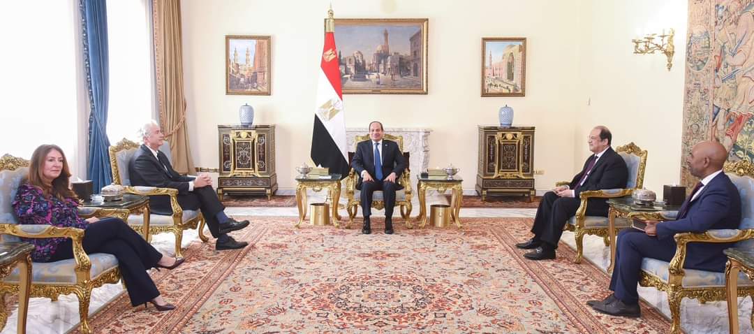 الرئيس يؤكد موقف مصر الرافض لاستمرار العمليات العسكرية في قطاع غزة