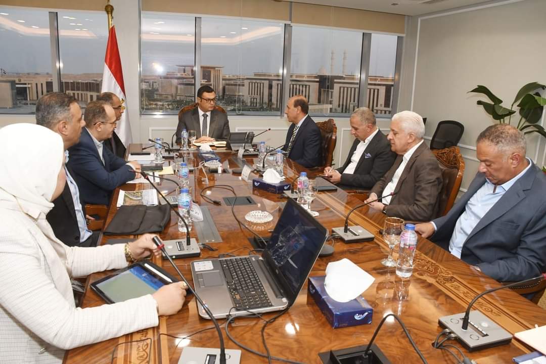 وزير الإسكان يتابع سير العمل بمشروع سد ومحطة "جوليوس نيريرى" الكهرومائية على نهر روفيجى بتنزانيا